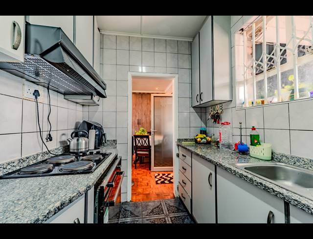 3 BEDROOM FLAT FOR SALE IN MORNINGSIDE